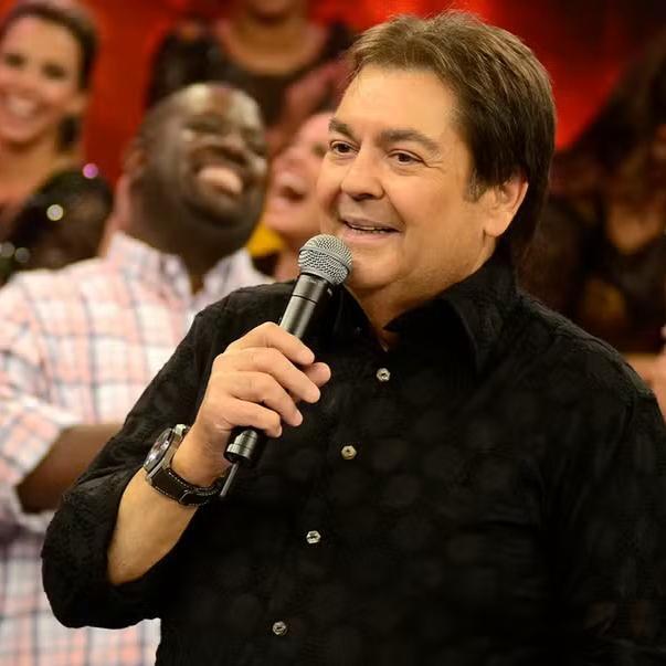 Faustão recebe alta hospitalar após 53 dias internado