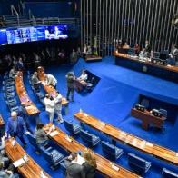 Senado aprova PEC que criminaliza porte de qualquer quantidade de droga