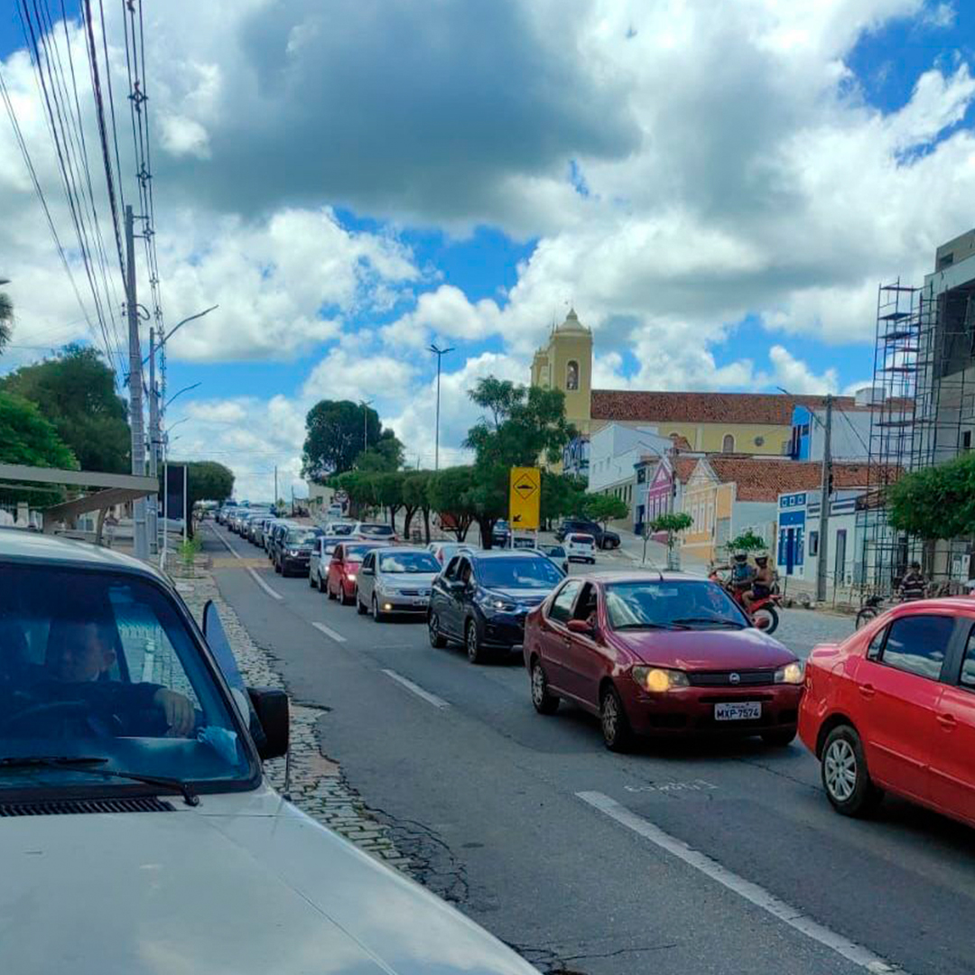 Congestionamento de veículos na manhã deste domingo (7) em direção ao Gargalheiras