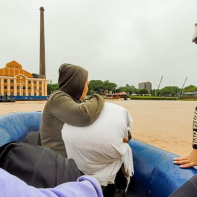 20 mil pessoas são resgatadas de enchentes no Rio Grande do Sul; trabalho é feito pelo ar, por terra e com embarcações