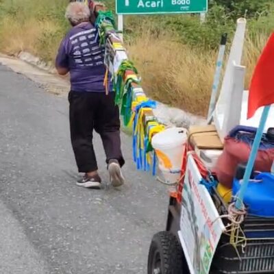 Fé: Idoso de 81 anos faz peregrinação com cruz  e passa por Currais Novos rumo ao Maranhão