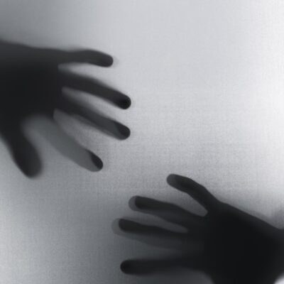 Meninas negras de até 13 anos são maiores vítimas de estupro no Brasil; crime cresceu 91,5% em 13 anos