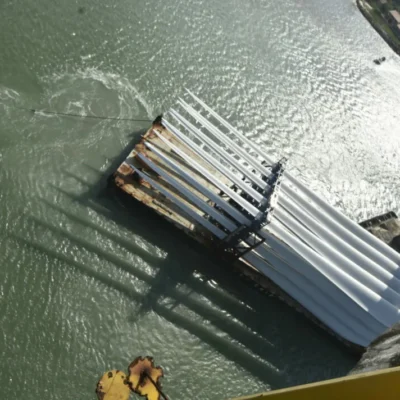 Secretaria de Estado da Infraestrutura envia equipe técnica para vistoriar batida de embarcação na Newton Navarro