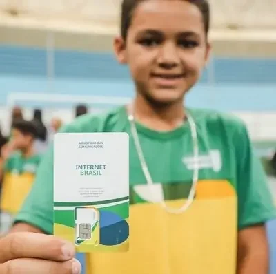 Ministério das Comunicações entrega hoje chips do Internet Brasil para alunos de escolas públicas do RN
