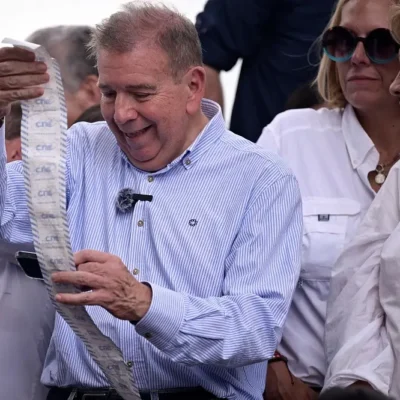 Opositor de Maduro, Edmundo González, proclama a si mesmo presidente da Venezuela