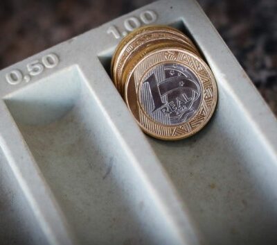 Real é a 6ª moeda que mais se desvalorizou no mundo em 2024