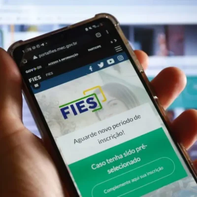 Alerta: estudantes poderão contratar o Fies pelo App da Caixa