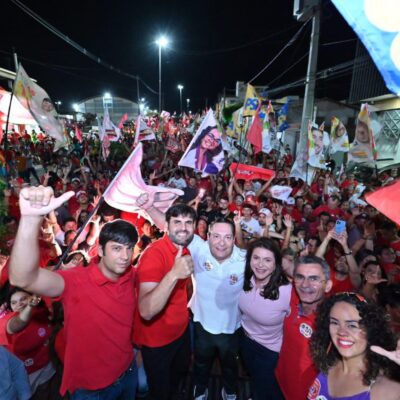 Candidatos Lucas e Milena Galvão reúnem multidão em pancadão