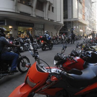 Mais da metade dos donos de moto no Brasil não têm CNH na categoria