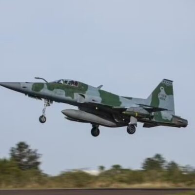 Caça F-5 EM Tiger II é o modelo da aeronave que caiu em Parnamirim nesta terça-feira (22)