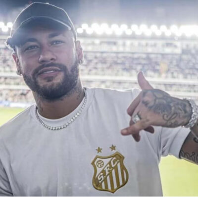 Neymar irá usar camisa 10 de Pelé no Santos e tem data e local para ser apresentado