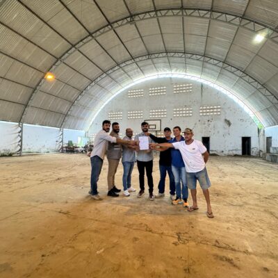 Prefeito Lucas assina ordem de serviço para reforma do ginásio da Escola Cipriano Lopes Galvão