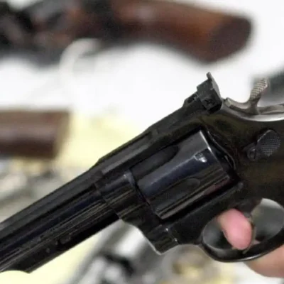 Comissão da Câmara aprova porte de arma para oficiais de justiça