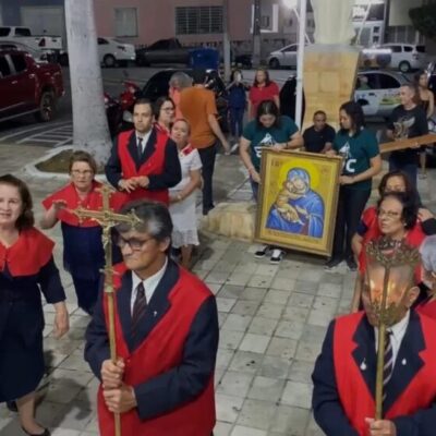 Símbolos do Jubileu da Esperança chegam à Paróquia de Sant’Ana em Currais Novos