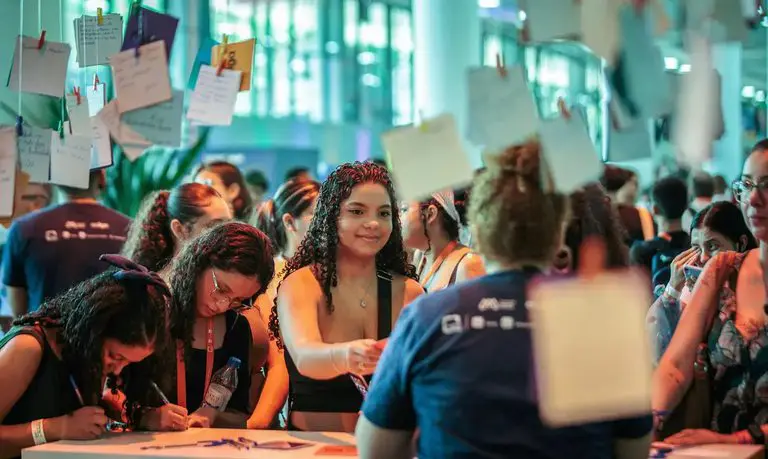 Ministério do Trabalho: cresce o número de jovens de 14 a 24 anos ocupados no Brasil