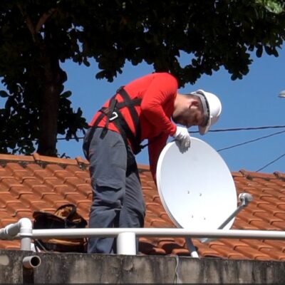 Mcom amplia distribuição de kits de antenas de TV digital parabólica, via satélite, para 9 municípios potiguares