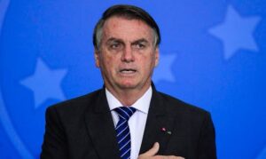 Bolsonaro visitará hospital público que o socorreu em Santa Cruz