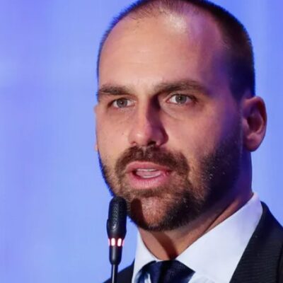 Eduardo Bolsonaro diz que decisão de Moraes é “arbitrária e criminosa”