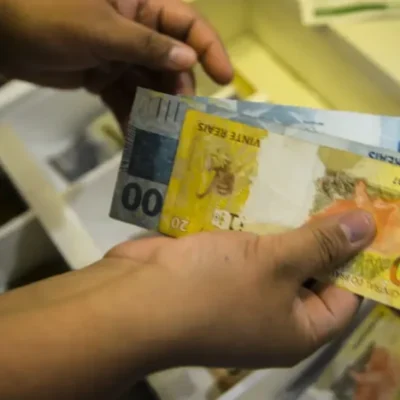 Salário mínimo deve subir para R$ 1.630 em 2026, confirma Simone Tebet