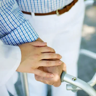 Comissão de Direitos Humanos vota prioridade no atendimento para doentes com Parkinson