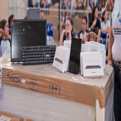 Prefeitura entrega mais de R$ 1 milhão em equipamentos para a educação municipal