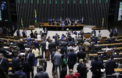 Câmara aprova PEC da Blindagem que dificulta prisões de parlamentares