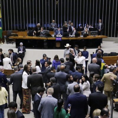 Câmara aprova PEC da Blindagem sem votação secreta para ações penais