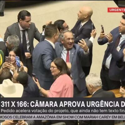 Câmara aprova urgência para projeto de anistia a condenados por atos golpistas