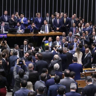 Câmara deve votar projeto de anistia que pode beneficiar Bolsonaro