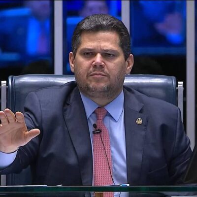 Deputados pedem desculpas por voto a favor da PEC da Blindagem na Câmara