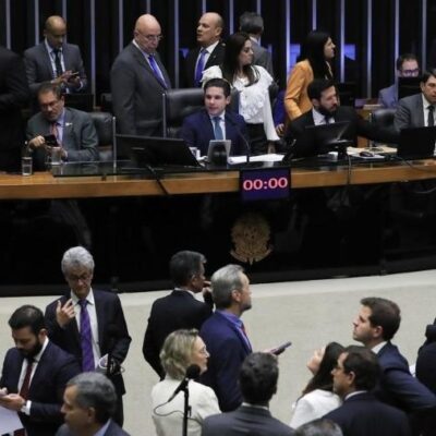 Especialistas qualificam PEC da Blindagem como inconstitucional e antirrepublicana