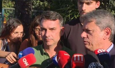 Flávio Bolsonaro pede autocontenção ao novo presidente do STF Edson Fachin