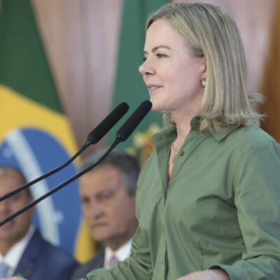 Gleisi critica sanções dos EUA após condenação de Bolsonaro