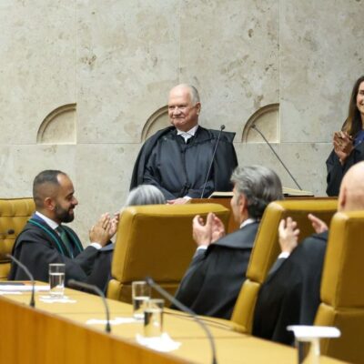 Governadores da direita adotam posturas variadas na posse de Edson Fachin no STF