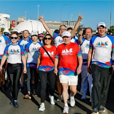 Lula ironiza motociatas e diz que educação garante soberania