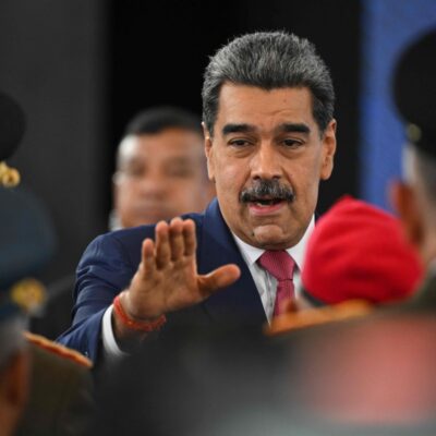 Maduro anuncia treinamento militar para civis na Venezuela em meio à tensão com EUA