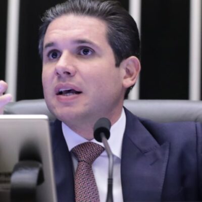 Manifestantes protestam contra Hugo Motta e anistia em João Pessoa