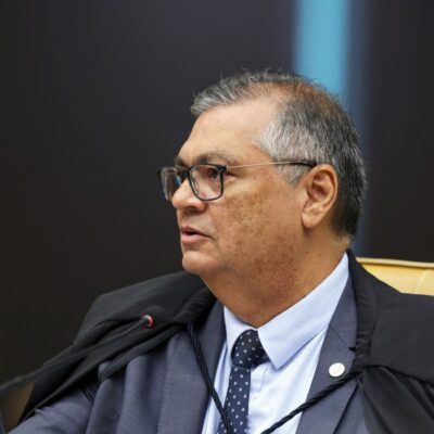 Ministro do STF suspende repasses de emendas Pix para nove municípios