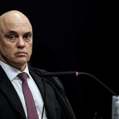 Moraes determina notificação por edital a Eduardo Bolsonaro por denúncia da PGR