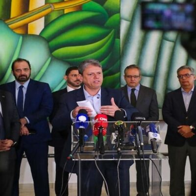 PF investiga ligação do crime organizado com metanol em bebidas; Tarcísio nega PCC