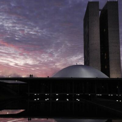 Presidente da CPMI do INSS decreta prisão de Carlos Lopes por falso testemunho