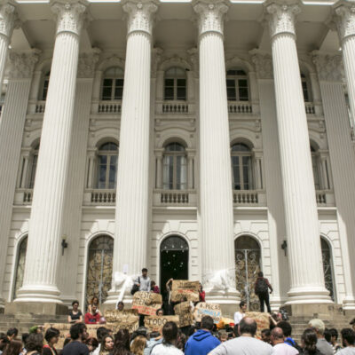 Professora filha de ministro do STF é hostilizada na UFPR com xingamento político