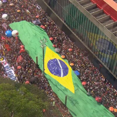 Protesto na Avenida Paulista reúne 42,4 mil contra PEC da Blindagem e anistia