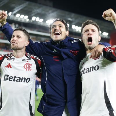 Rossi brilha, Flamengo elimina Estudiantes nos pênaltis e vai à semifinal