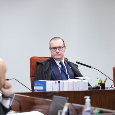 STF: Ministro Zanin vota pela existência de organização criminosa ligada a Bolsonaro