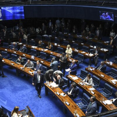 Senadores criticam PEC da Blindagem e ampliam conflito com a Câmara