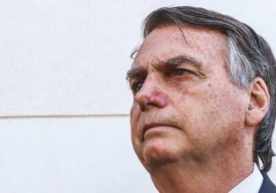 Tarcísio de Freitas lidera articulação por anistia para obter apoio de Bolsonaro