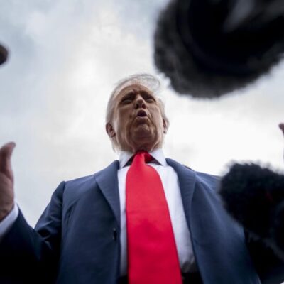 Trump impõe taxa de US$ 100 mil para vistos H-1B de trabalho qualificado