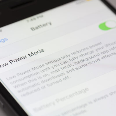 A bateria do seu iPhone piorou após o iOS 26? A Apple diz que é normal