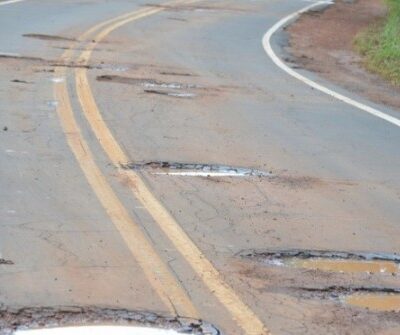 Governo do RN é condenado a indenizar em R$ 46 mil motorista que teve carro danificado após cair em buraco na RN-013